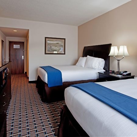 Holiday Inn Express Hotel & Suites Hope Mills-Fayetteville Airport, An Ihg Hotel חדר תמונה