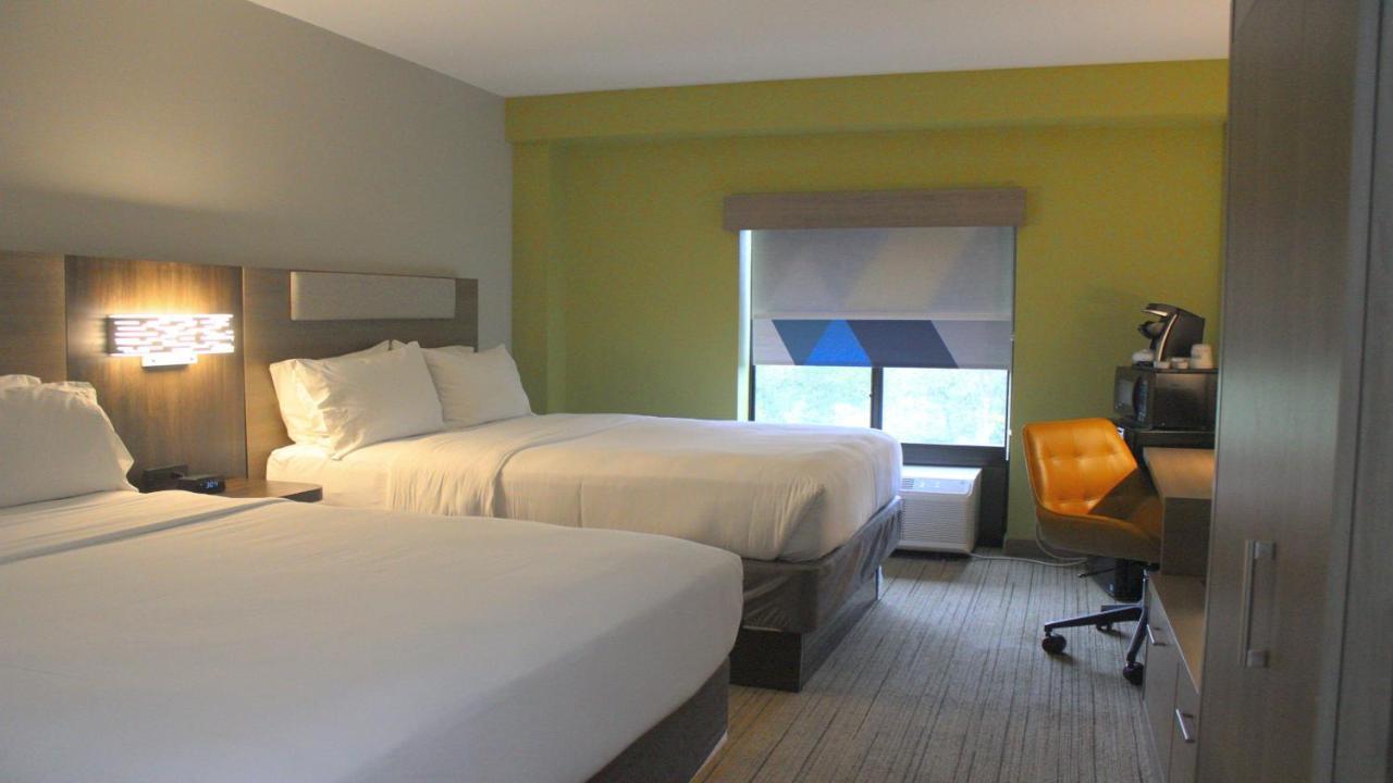 Holiday Inn Express Hotel & Suites Hope Mills-Fayetteville Airport, An Ihg Hotel מראה חיצוני תמונה