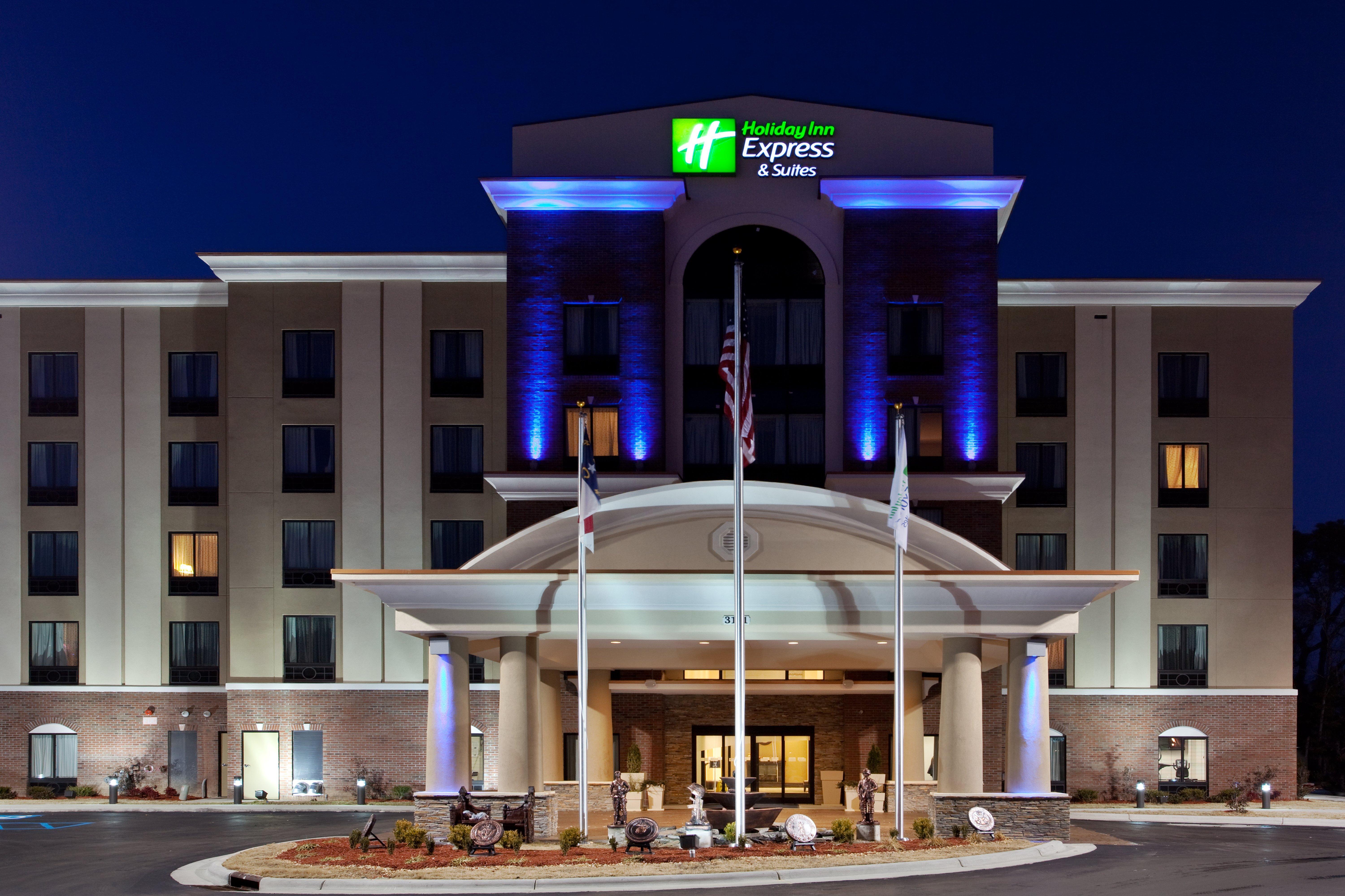 Holiday Inn Express Hotel & Suites Hope Mills-Fayetteville Airport, An Ihg Hotel מראה חיצוני תמונה