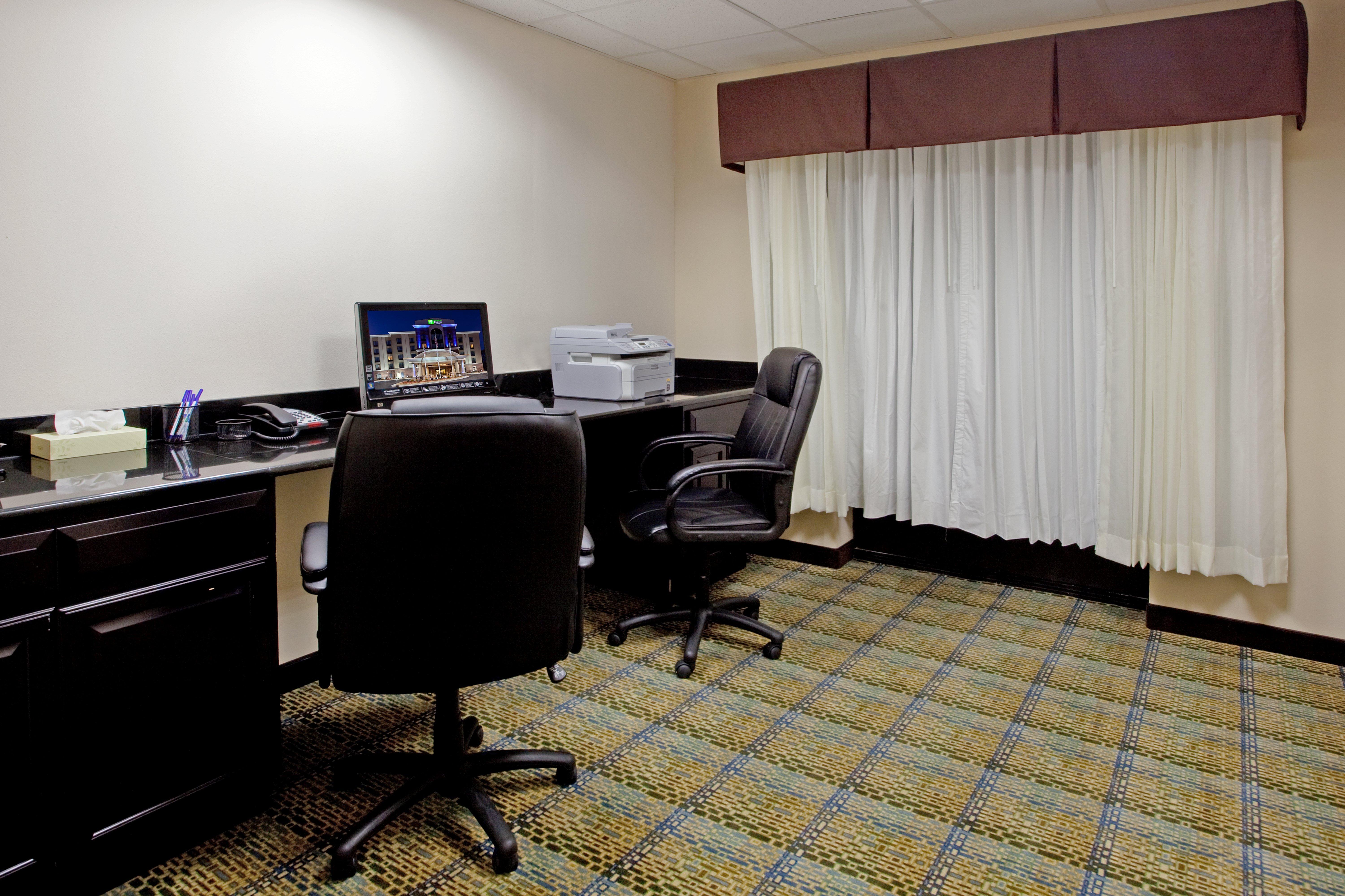 Holiday Inn Express Hotel & Suites Hope Mills-Fayetteville Airport, An Ihg Hotel מראה חיצוני תמונה