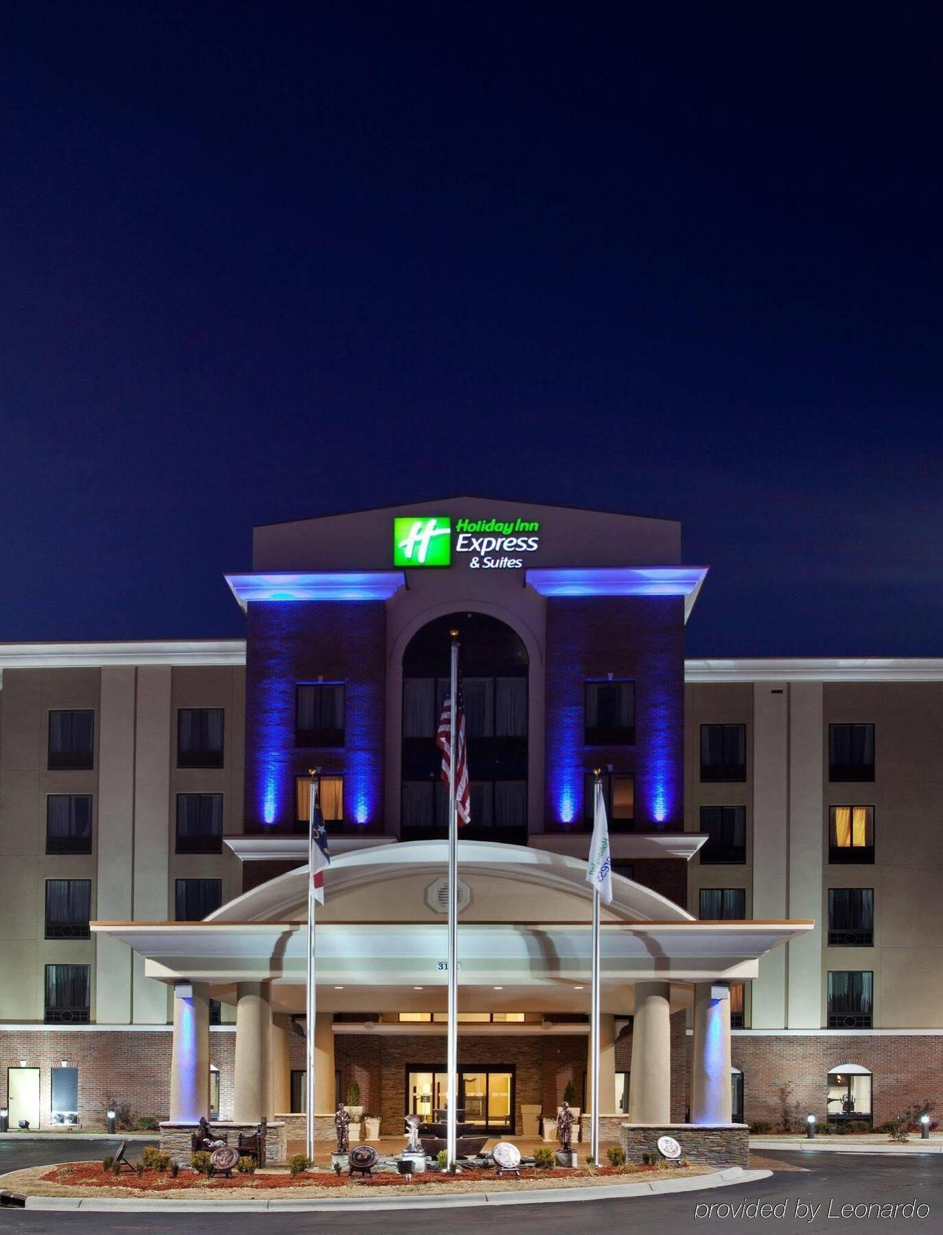 Holiday Inn Express Hotel & Suites Hope Mills-Fayetteville Airport, An Ihg Hotel מראה חיצוני תמונה