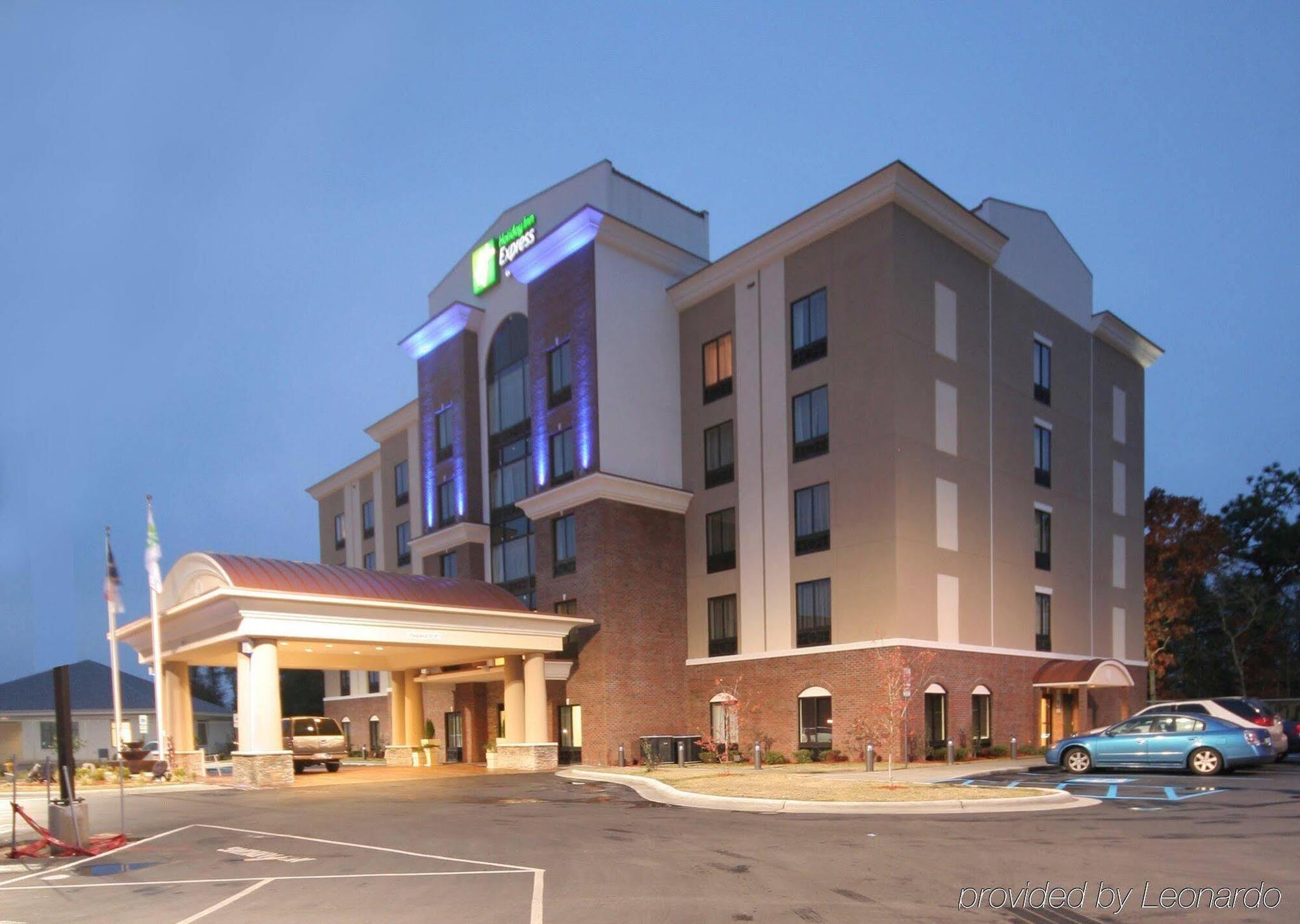 Holiday Inn Express Hotel & Suites Hope Mills-Fayetteville Airport, An Ihg Hotel מראה חיצוני תמונה