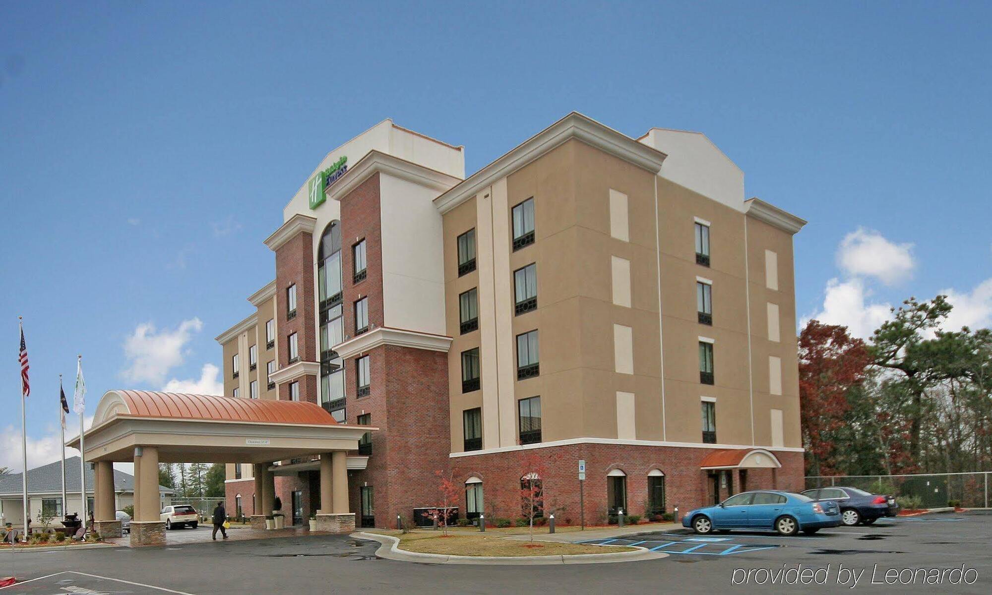 Holiday Inn Express Hotel & Suites Hope Mills-Fayetteville Airport, An Ihg Hotel מראה חיצוני תמונה